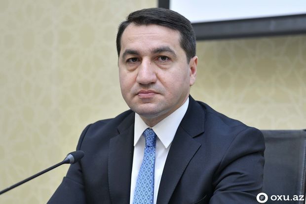 İtaliyanın aparıcı KİV-ləri Prezidentin köməkçisi Hikmət Hacıyevin müsahibəsini yayıb - FOTO