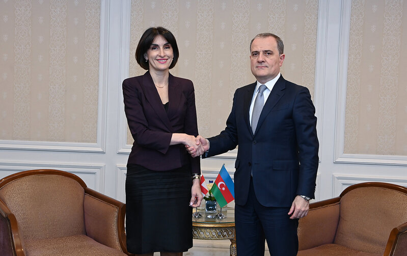 Ceyhun Bayramov gürcü həmkarı ilə görüşdü