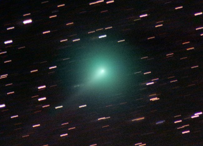"Hubble" teleskopu "ATLAS" kometinin dağılmasını qeydə aldı – FOTO
