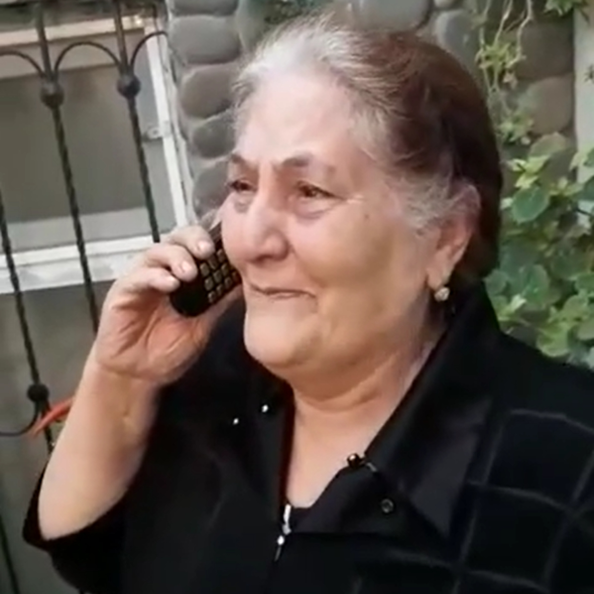 Vətən həsrəti sona çatan 74 yaşlı Füzuli sakini: "Nəhayət, atamın məzarını ziyarət edə biləcəm" - VİDEO
