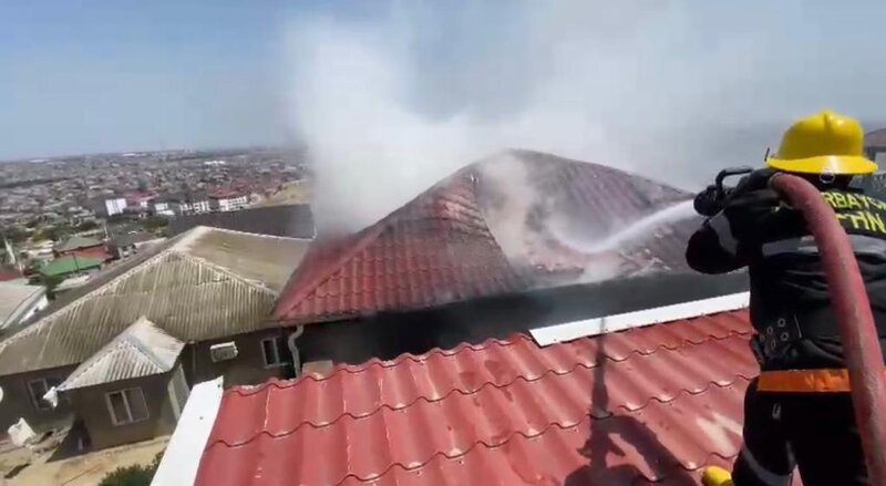 Bakıda fərdi yaşayış evində yanğın oldu - FOTO