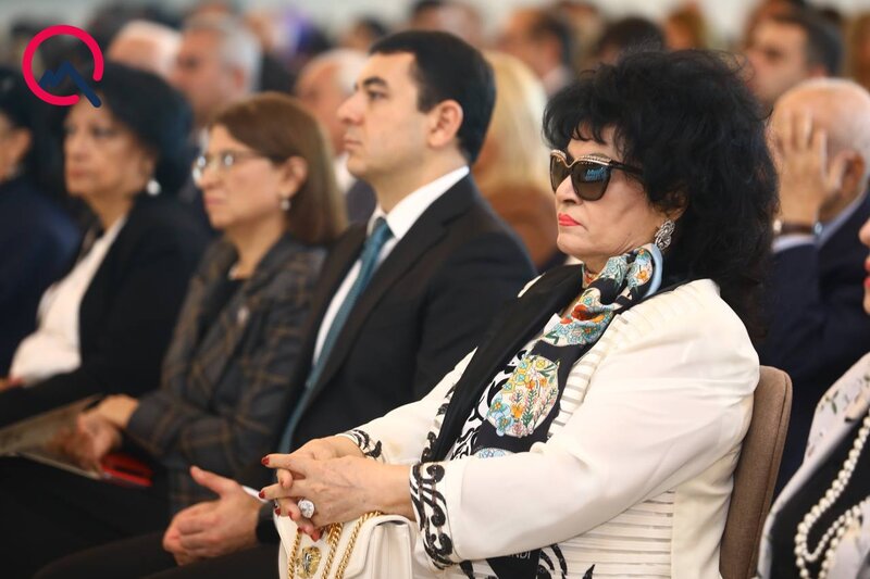 Zeynəb Xanlarova uzun müddətdən sonra görüntüləndi - Fotolar