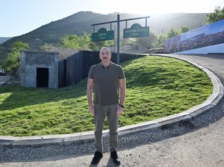 İlham Əliyev Laçın şəhərində Heydər Əliyev, Zəfər və 28 May küçələrinin kəsişməsində lövhələrin açılışını edib
