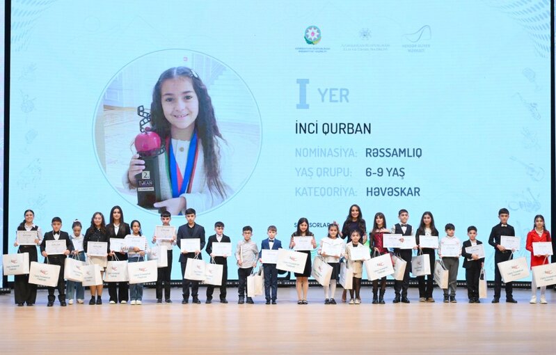 Leyla və Alena Əliyeva mükafatlandırma mərasimində - FOTOLAR