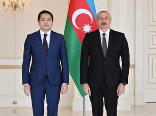 İlham Əliyev Qazaxıstanın yeni səfirinin etimadnaməsini qəbul etdi