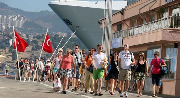 Azərbaycanın turizm sektoru yay fəsli ərəfəsində: Turlar, qiymətlər, marşrutlar - ARAŞDIRMA + FOTO