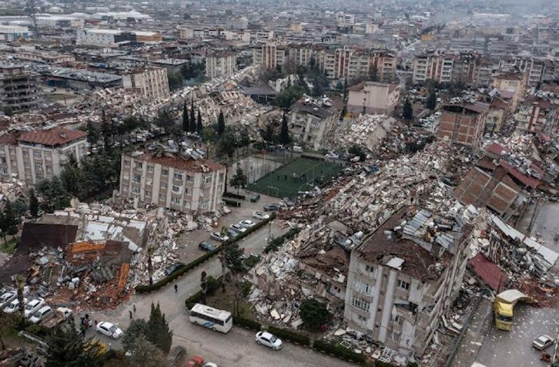 Azərbaycan Türkiyəyə zəlzələdə dağılan ərazilərin bir qismini yenidən inşasını təklif edib