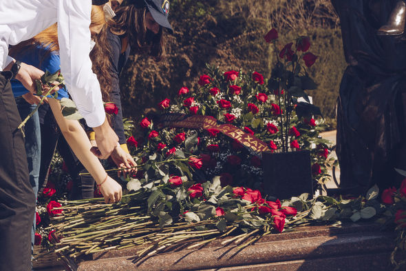 Azərbaycan könüllüləri akademik Zərifə Əliyevanın xatirəsini yad ediblər - FOTO