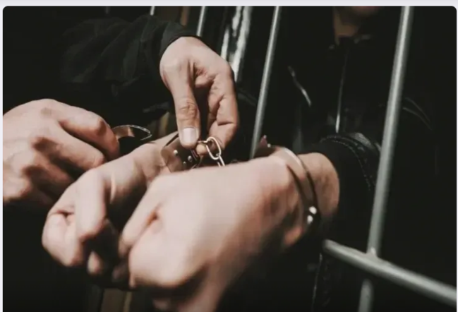 Şəmkirdə küçədə söyüş söyən kişi həbs edildi