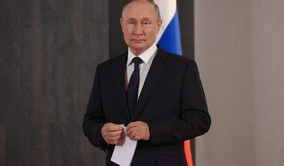 Putin: Rusiyada qadın çatışmazlığı var