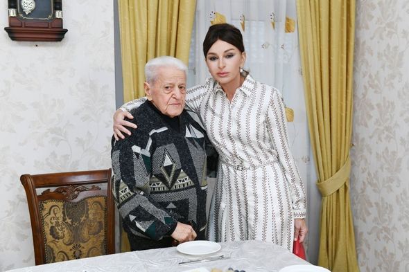 Mehriban Əliyeva Xalq artisti Əlibaba Məmmədovun evində qonaq olub - YENİLƏNİB + FOTO