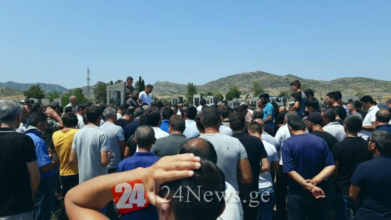 İbrahim Borçalının oğlu dəfn edilib - FOTO