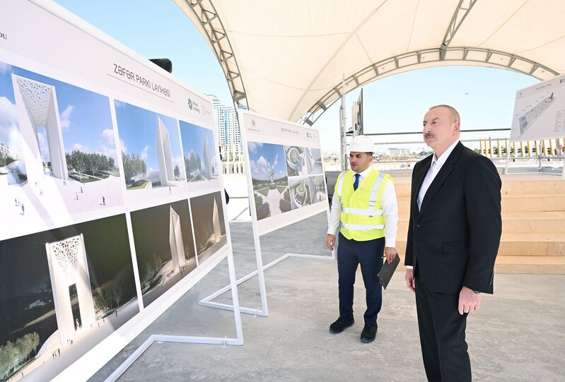 İlham Əliyev Bakıda Zəfər parkında aparılan tikinti işləri ilə tanış olub - FOTOLAR