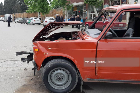 Gəncədə iki minik maşını toqquşdu - FOTO