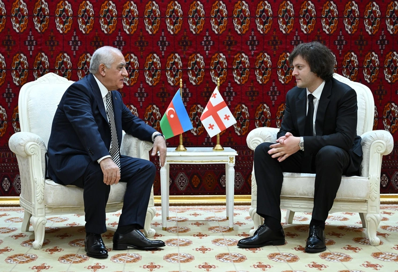 Baş nazir gürcüstanlı həmkarı ilə görüşdü