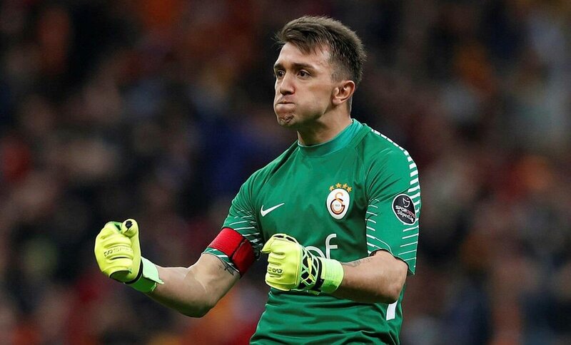 "Qalatasaray" Muslera ilə 3 illik müqavilə imzalayır