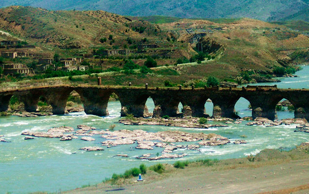 Azərbaycanı birləşdirən 10 əsrlik abidə - FOTO