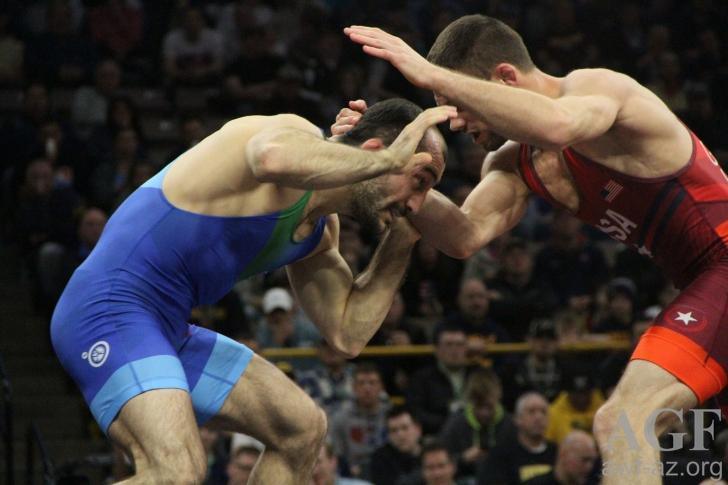 Güləşçimiz dünya çempionatında gümüş medal qazandı