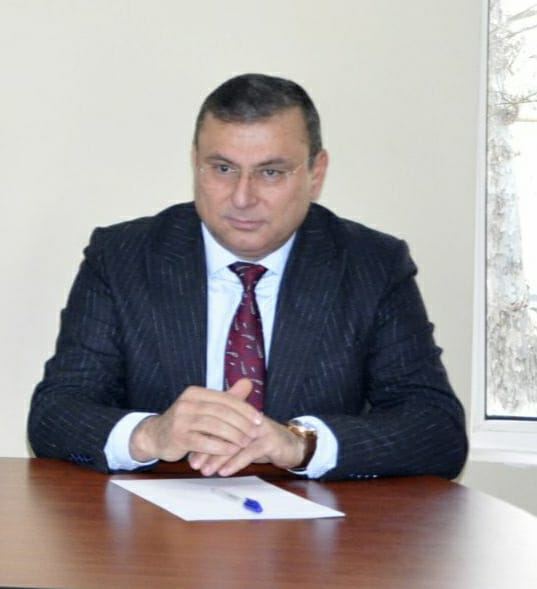 İdarə rəisi minaya düşüb, vəziyyəti ağırdır - FOTO