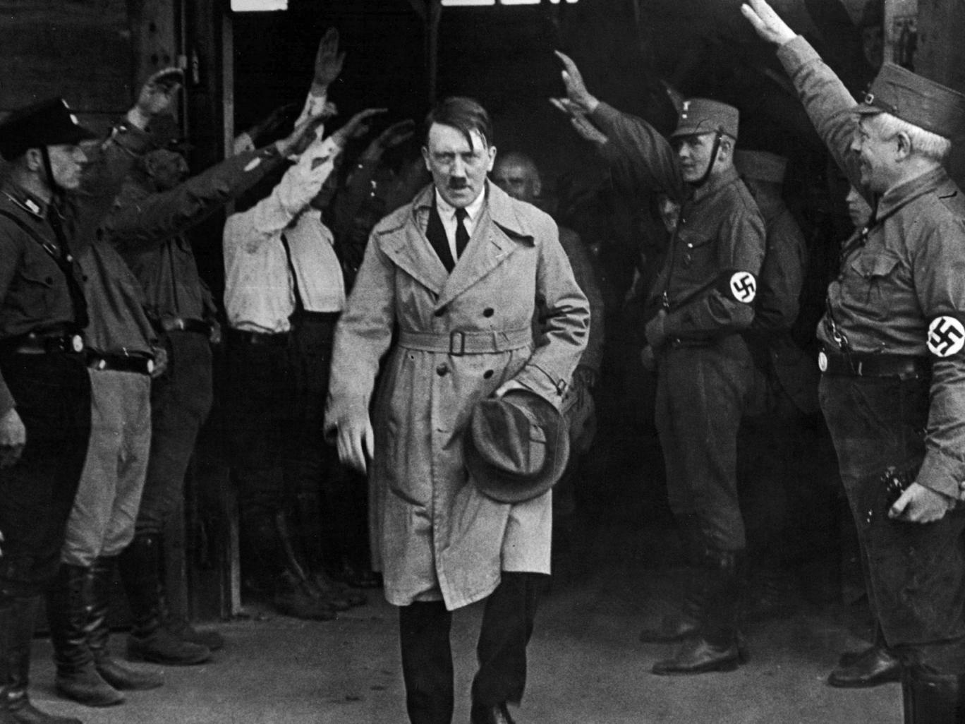 Yəhudilərdən etiraz: Hitlerin xanımının əşyaları hərracda
