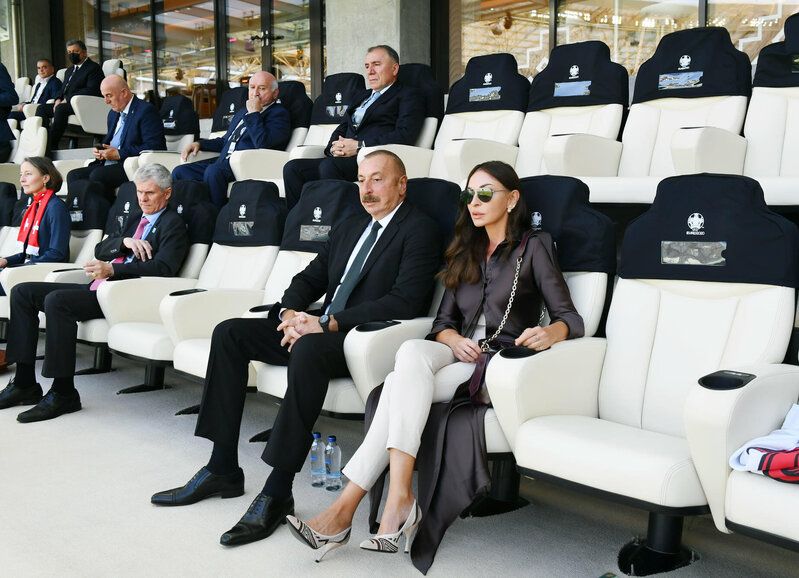 Birinci xanım AVRO-2020-nin final mərhələsi ilə bağlı paylaşım etdi - FOTO