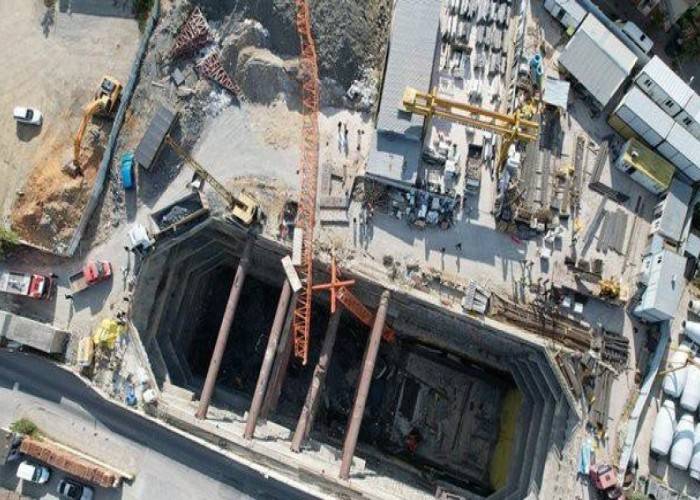 İstanbulda kran aşdı - Ölənlər var