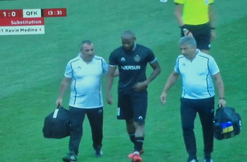 Kevin Medina oyunu ağlayaraq tərk etdi - Zədələndiyinə görə