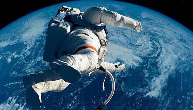 Dünya çempionu kosmosa uçacaq - FOTO