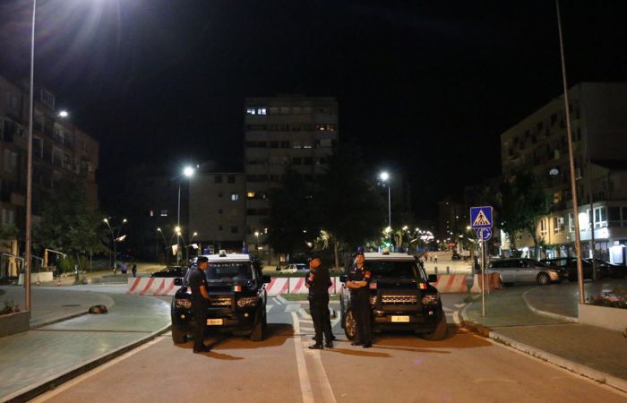 Kosovo hökuməti Serbiya ilə qarşıdurmaya səbəb olan qərarı bir ay təxirə saldı