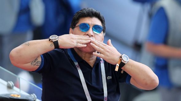 Maradonanın əşyaları hərraca çıxarıldı, 3 saata SATILDI