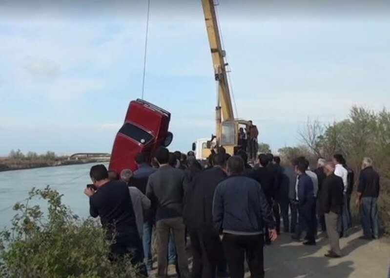 Yevlaxda su kanalına düşən gəncin meyiti tapıldı