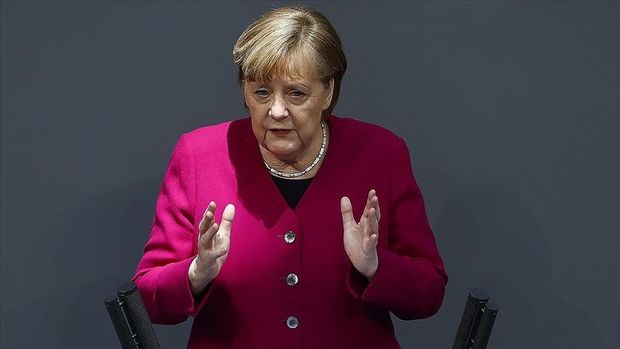 Alman deputatdan Angela Merkellə bağlı ŞOK AÇIQLAMA
