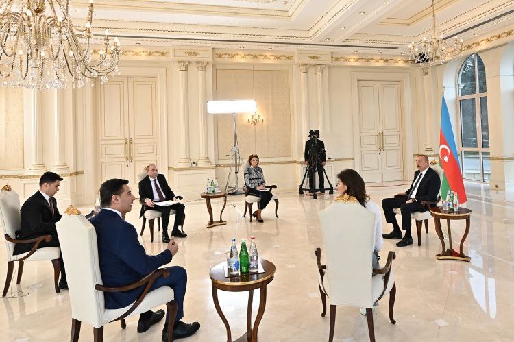 Prezident yerli televiziya kanallarına MÜSAHİBƏ VERDİ