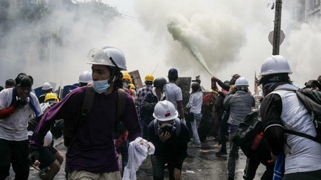 Myanmadakı nümayişlərdə ölənlərin sayı 320-yə çatdı