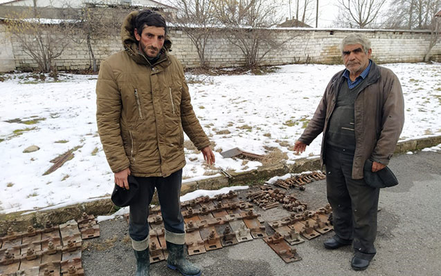 Dəmir yolundan oğurluq edən ata və oğul saxlanıldı - FOTO