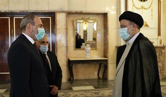 Paşinyanla İran prezidenti arasında telefon danışığı oldu