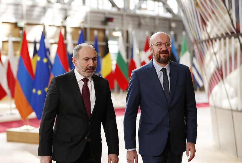 Erməni KİV: Paşinyan Brüssel görüşündən əvvəl nədən qorxur?