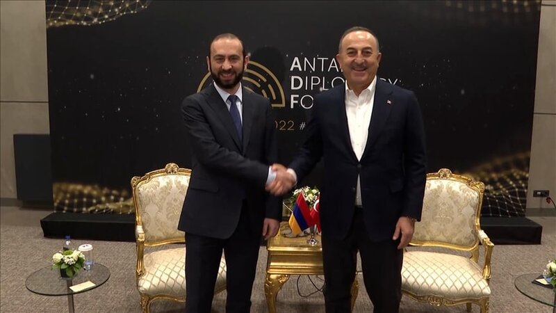 Çavuşoğlu ilə Mirzoyan arasında görüş başladı