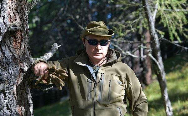 Putin xüsusi təyinatlılarla birlikdə - FOTO