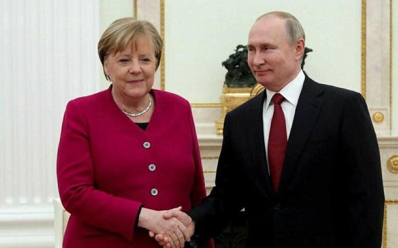 Putinlə Merkel Kremldə görüşür