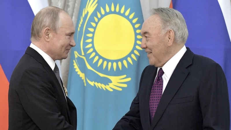 Putin Nazarbayevlə təkbətək GÖRÜŞDÜ