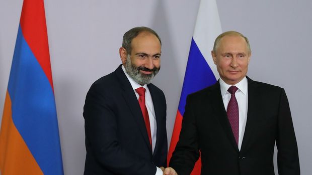 Putin Paşinyanla DANIŞDI
