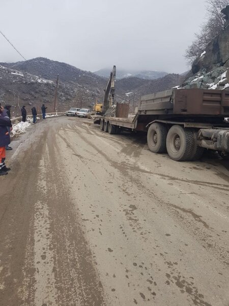Gəncə-Daşkəsən yoluna qaya parçası düşüb - FOTO