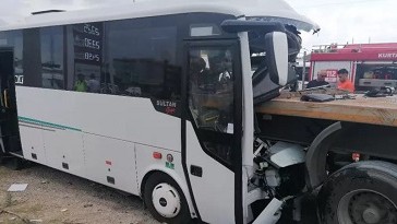 Türkiyədə turist avtobusu qəzaya düşdü