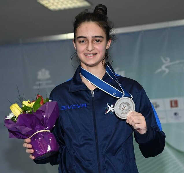 Yeniyetmə qılıncoynadanımız dünya çempionatında gümüş medal qazandı