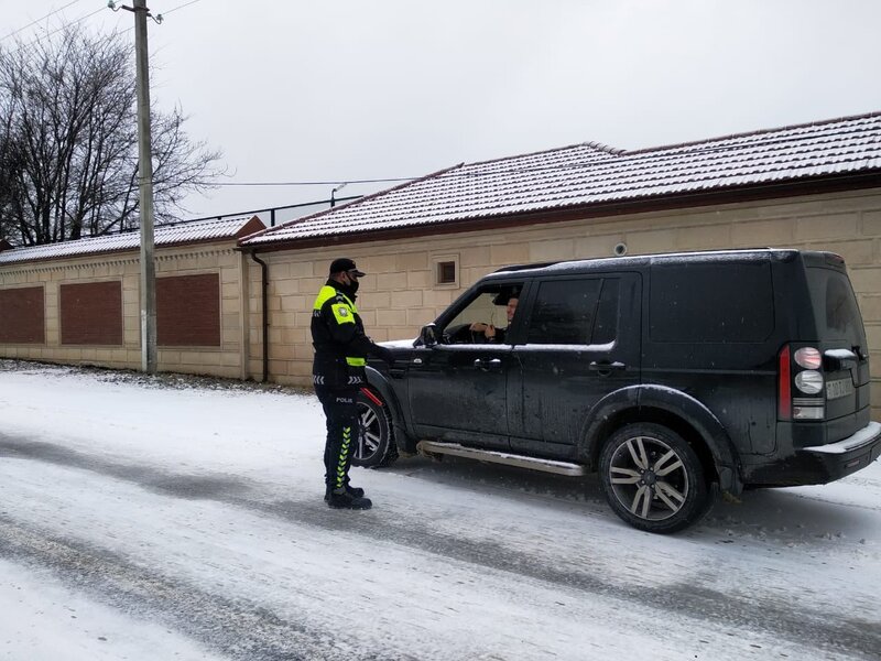 Qar yağması ilə əlaqədar Quba polisi gücləndirilmiş rejimə keçib - FOTO