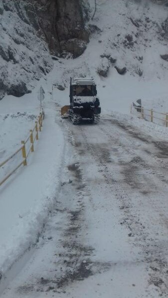 Quba-Xınalıq yolu qardan təmizlənir - FOTO