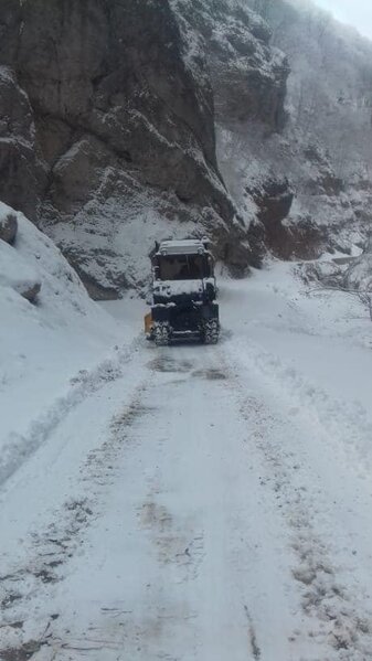Quba-Xınalıq yolu qardan təmizlənir - FOTO