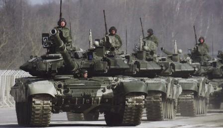 Rusiya sərhədə ordu toplamağa davam edir: yeni artilleriya sistemləri göndərildi - FOTO/VİDEO