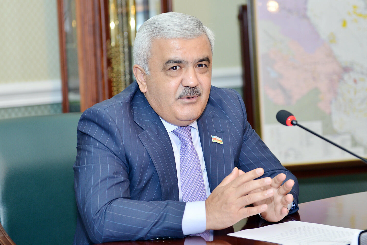 Rövnəq Abdullayev AFFA prezidenti vəzifəsinə namizədliyini irəli sürdü